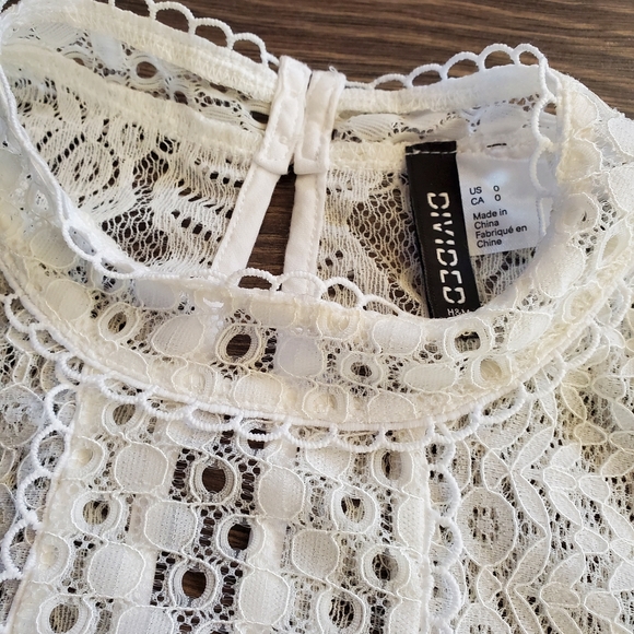 White lace top - Picture 5 of 7